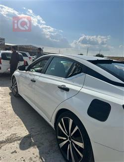 نيسان ألتيما